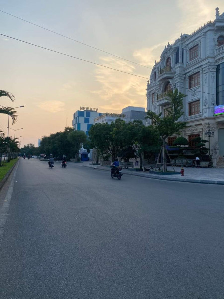 Bán Biệt Thự 3 Tầng 2000 M sân Vườn Đồ Sơn Hải Phòng