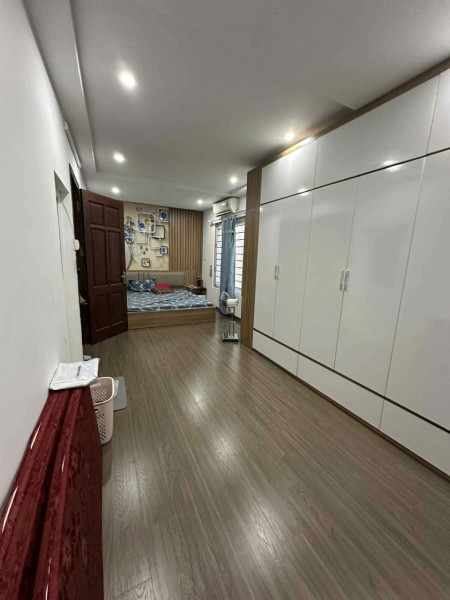 30m ra Phố Kim Giang - Thanh Xuân, Lô Góc, 36m2, 5 T, MT 5m, 9.5 Tỷ- Sổ Vuông A4.