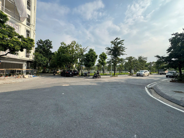 Bán nhà Lâm Du, không gian sống xanh, 56m2, 7.45 tỷ
