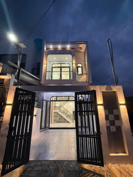 Chủ Bán căn nhà 90m2 Tâm huyết mới hoàn thiện - chỉ 700tr ngay Trường Lái Bửu Long