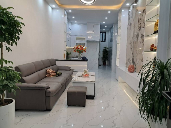 Nhà trung tâm Đống Đa thang máy 20m ô tô 42m2 5 tầng 12.6 tỷ