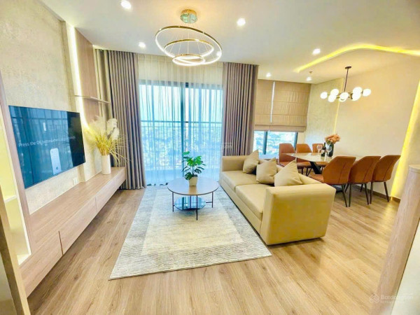 Bán nhanh lô góc view hồ đẹp, dt 100m2 full thổ cứ, ngay QL21, khu CNC Hòa Lạc, giá 3tỷ