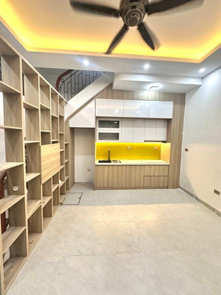 BÁN NHÀ HOÀNG QUỐC VIỆT - PHÂN LÔ - OTO TRÁNH- VỈA HÈ -THANG MÁY