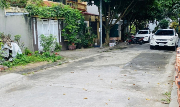 Bán đất Việt Hưng, 75m, MT 5m, đường nhựa 6m ô tô tránh