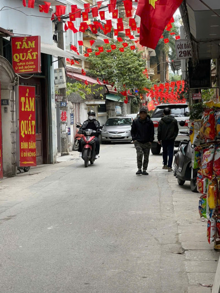 Hoàng Quốc Việt - Lô góc - kinh doanh - ô tô , ngõ thông 7 tầng full nội thất , đầy đủ PCCC ,