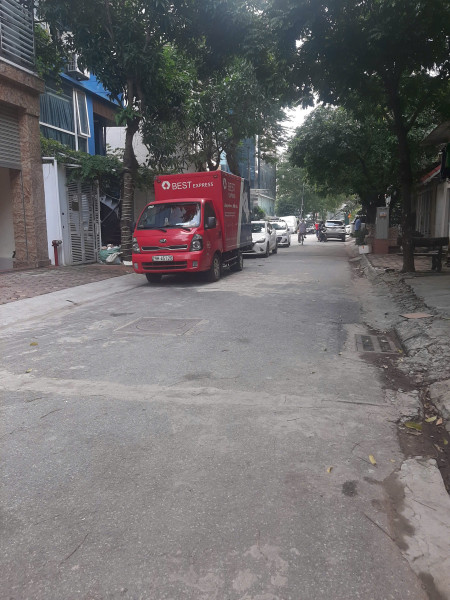 Bán nhà mặt phố Nhân Hòa, Vũ Trọng Phụng