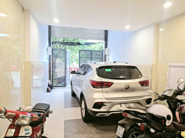 Bán nhà mới xây dựng Sát mặt tiền Q4 cạnh Q1 
KHU PHỨC HỢP - 5 TẦNG - 98M2 
- BỀ NGANG 6.2 M có