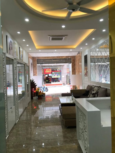 Hạ sốc 8 tỷ, nhà mặt phố Ba Đình, 54m2, 5 tầng, kinh doanh, vỉa hè 10m, 32.5 tỷ