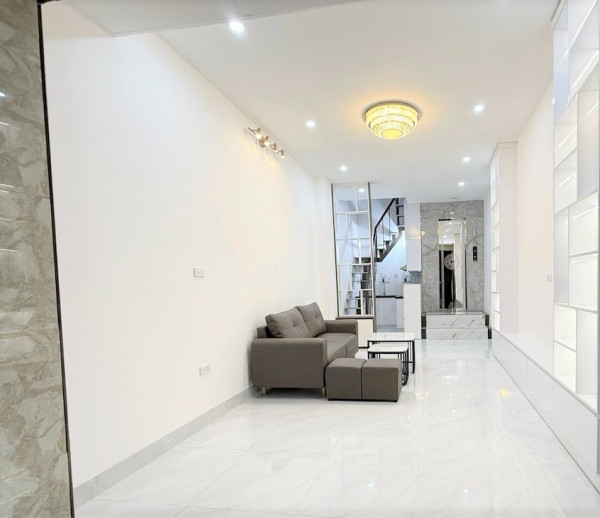 Bán nhà phố Ngọc Khánh Ba Đình 34m 5 tầng thang máy 10 tỷ