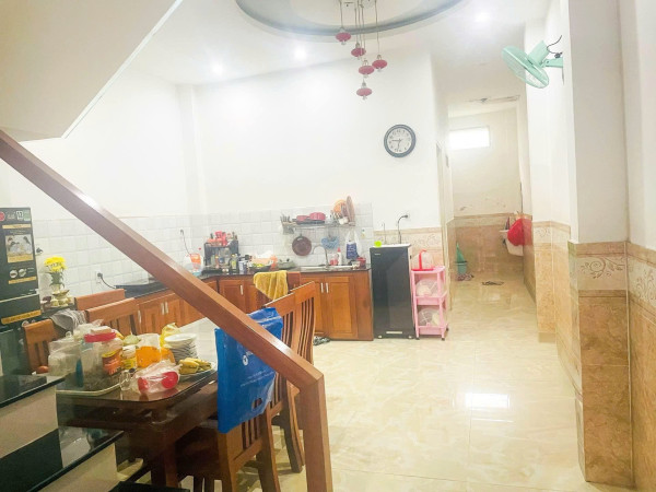 NHÀ 2 TẦNG 85M²,CHỈ CÁCH 2 CĂN RA MẶT TIỀN NGUYỄN PHƯỚC NGUYÊN,NGANG 4.75M,3PN,SÁT CHỢ,BÊN CÔNG