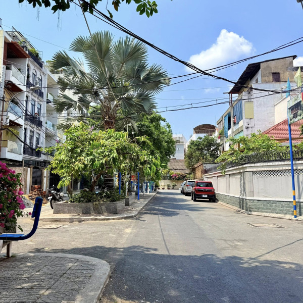 TRỜI SAI GÒN NẮNG 37 ĐỘ - CÒN EM ĐẠT NÓNG LÒNG LÊN CĂN NHÀ SIÊU PHẨM CHO AC ĐÂY.