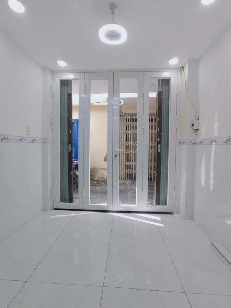 NHÀ LẠC LONG QUÂN - 4 TẦNG - 3 TỶ HƠN - 4 PN, 4WC - ĐẦM SEN 300M - Q11