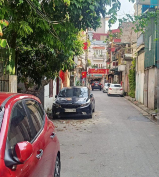 Bán đất Việt Hưng, 45m2, MT 4m, lô góc, ô tô tránh