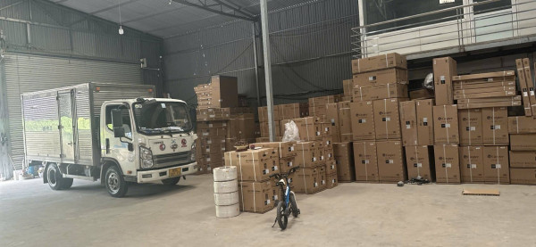Mặt phố lô góc Container vào - làm văn phòng kho xưởng 310m2 mặt tiền 12m 39 tỷ Long Biên
