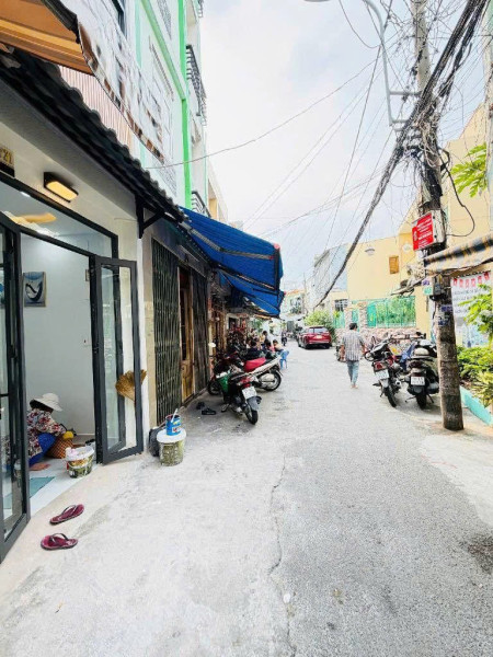 BÁN NHÀ MỚI 100% - HẺM XE HƠI - 3 TẦNG - BÌNH TIÊN QUẬN 6 - NHỈNH 2 TỶ