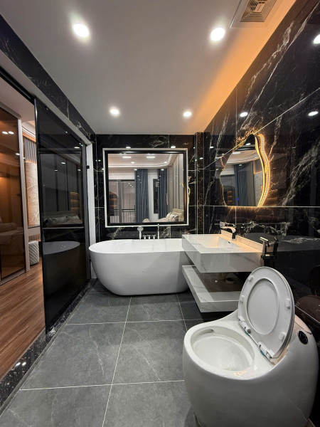 Bán nhà Bồ Đề 15 tỷ, 50m2 x 6 tầng thang máy, ô tô tránh