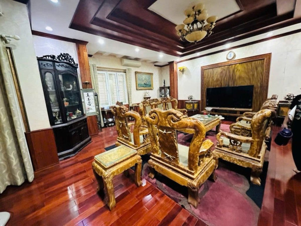 Bán nhà Đẹp Nguyễn Sơn- Sát phố- Lô Góc -oto- dân xây 85m 5 tầng nhỉnh 24 tỷ