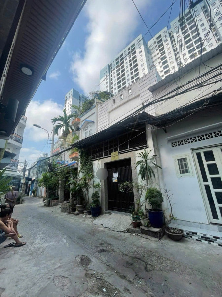 BÁN NHÀ GẤP LÂM VĂN BỀN