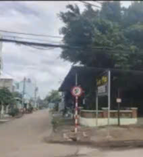 BÁN NHÀ CẤP 4 HOÀN CÔNG - FULL THỔ CƯ - SỔ HỒNG RIÊNG - HẺM CÀ PHÊ GÓC PHỐ, HÓC MÔN