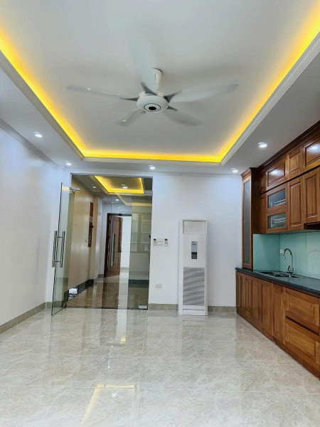 💥Ô tô tránh Trung Kính, 1 nhà ra phố 42/50m 4T Kinh doanh, 25.9 tỷ