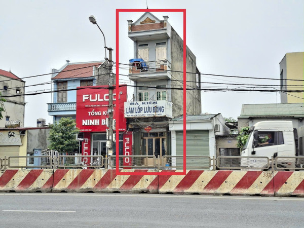 BÁN NHÀ MẶT TIỀN ĐƯỜNG QL1A, DT 43M2 SĐCC 4,5TỶ. LH:0396631136 – 0386663369.