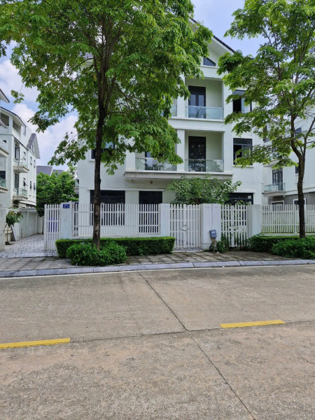 Cho thuê nhà, 98m2- 5T, Nguyễn Trường Tộ, Hàng Than, Trấn Vũ -24 tr
