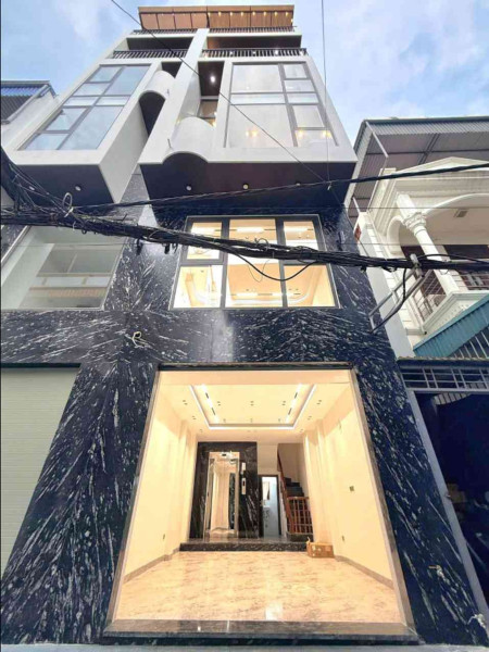Bán nhà Long Biên 9 tỷ 40m Gara,Thang máy,nhà mới