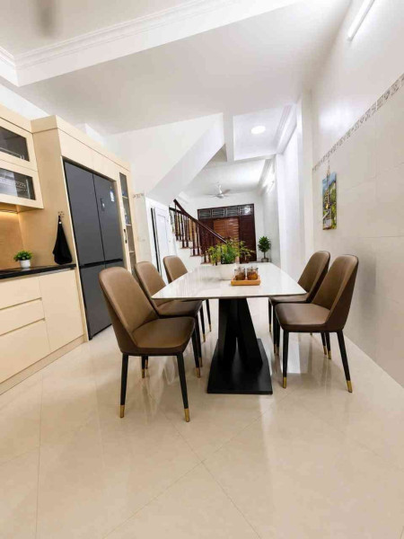 Bán nhà mặt phố Nam Đuống-Vỉa hè -Kinh doanh sát Học Viện Hậu Cần- 45m 5 tầng 11tỷ(TL)