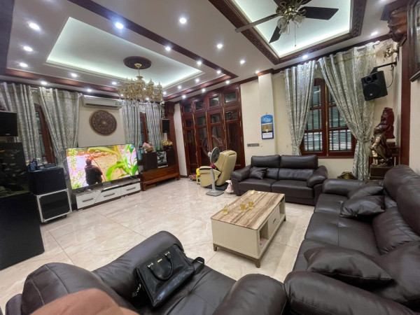 Bán nhà Phạm Ngũ Lão, 65m2, 6 tầng, mặt tiền 11m, 37.5 tỉ, ngõ rộng, kinh doanh homestay
