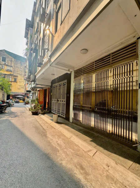 Bán nhà phân lô Trần Quốc Hoàn, 2 mặt ngõ ô tô tránh, kinh doanh tốt, giá 13 tỷ