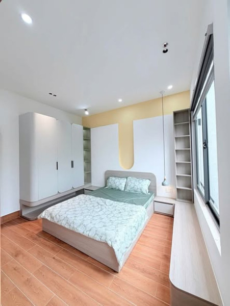 Nhà mặt phố tại Hòa Xuân, DT 117.5m², MT 5m.Nhà 2 tầng, 4PN và 2WC, thiết kế hiện đại có gác lửng