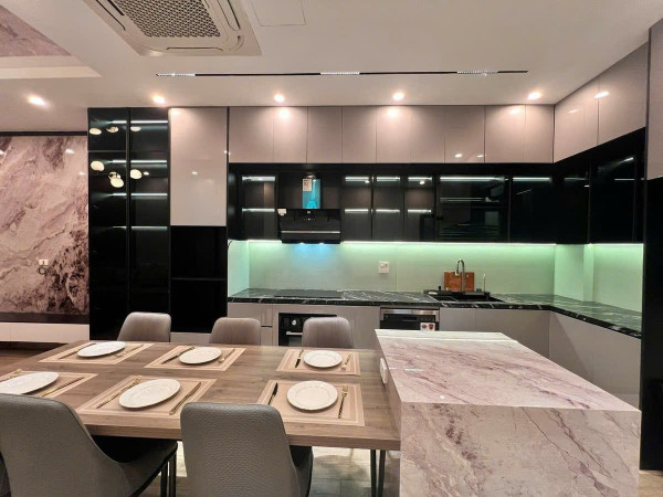 Săn nhà giá rẻ Thạch Bàn,60M,8 tầng gara ô tô,duplex full nội thất,KD,Hơn 18 tỷ