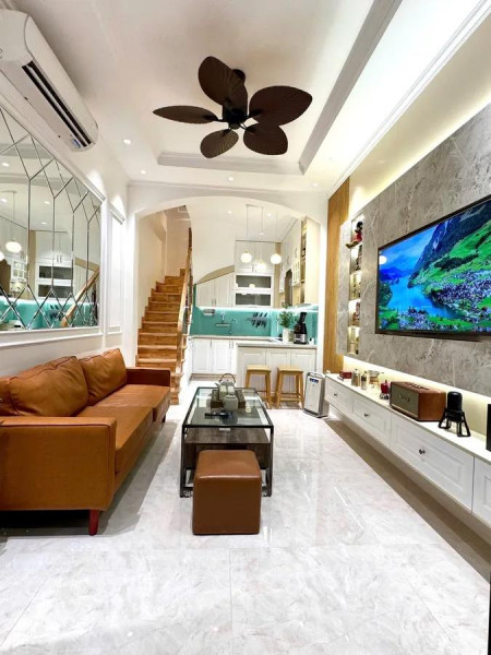 Bán nhà ngõ Kim Mã - Ba Đình, 50m2, 4 tầng, 4PN, sổ đỏ, 10 tỷ. LH: 0967696080