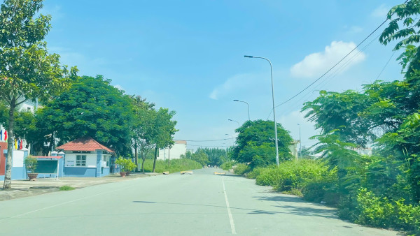 Nhà đẹp mặt tiền KD-khu tái định cư Long Sơn, Long Bình,Quận 9 DT sàn 92m2, giá nhỉnh 6 tỷ