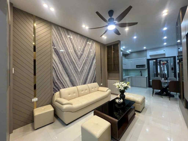 Hiếm Nhà Thạch Bàn 6 tầng – nội thất cao cấp – ô tô đỗ cửa