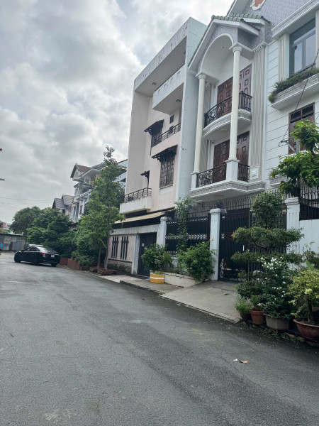 Nhà mặt tiền Chương Dương, ngay ngã 4 Thủ Đức. DT 8x27. Đang cho thuê 60tr/tháng