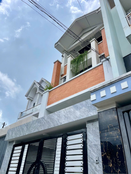 Nhà ngang 5m, hẻm xe hơi Đỗ Xuân Hợp, Sổ vuông vức, không lỗi phong thủy nhỏ hơn 4 tỷ