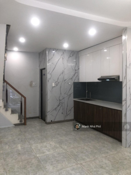 BÁN NHÀ BÀU CÁT NGUYỄN HỒNG ĐÀO GẦN NHÀ GA METRO 4.1M x 23M 3 TẦNG GIÁ 10.9T TL