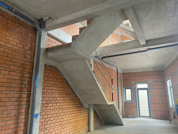 Cần Bán 1 căn nhà đẹp 78m2 giá 6 tỳ 1