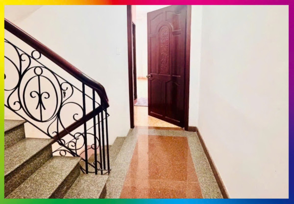 Siêu phẩm 5 tầng – thang máy Đức – full nội thất gỗ đỏ – gần Vạn Phúc City