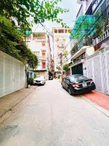 Bán nhà phân lô mặt ngõ đường Cầu Giấy dt 100m², mặt tiền 6,6m giá 308 triệu/m²