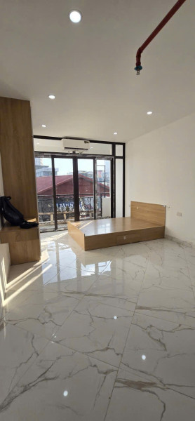 Cho Thuê Phòng đẹp Full đồ ban công Rẻ Giá 5tr6 Tại 82 Yên Lãng, Đống Đa
