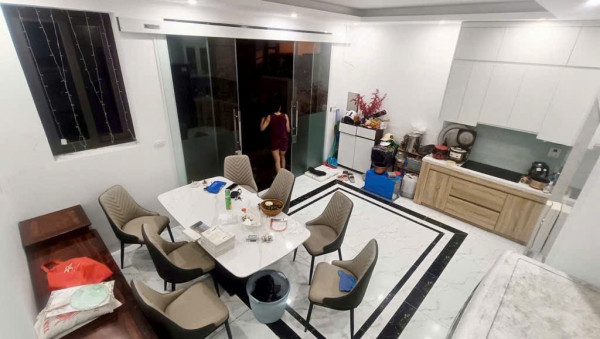 Bán nhà Trương Định, Hai Bà Trưng 5 tầng thang máy 33m2 , ngõ nông gần phố cổ - giá 9,5 tỷ
