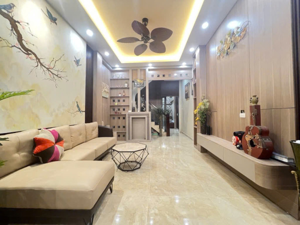 PHỐ CỔ NGỌC LÂM -- LB- TIỀN NHỎ DIỆN TÍCH TO, NHÀ MỚI 45M2--- 9,9 TỶ