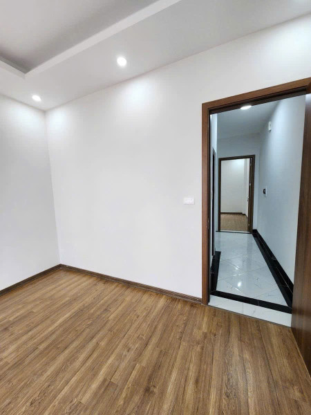 Cần bán gấp nhà Văn Miếu 46m 6 tầng, thang máy, gần ô tô hơn 12 tỷ