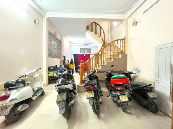 Chính chủ cho thuê nhà riêng 5 tầng khu vực Đặng Thai Mai, Phường Tây Hồ, Hà Nội